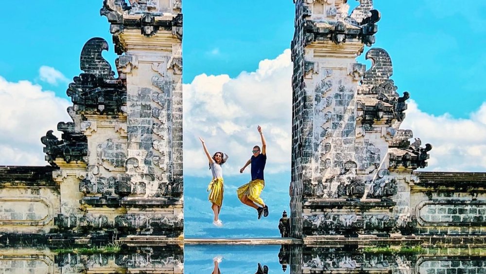  Don’t miss that Insta-worthy shot while in Bali! Credits: @hannah_tropf and @tropftravel