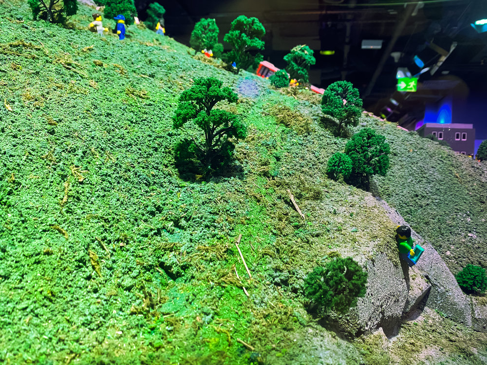 legoland 猜得出來是哪套經典劇集的主角嗎？ laughing gor