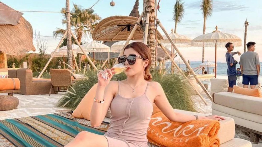 Enjoy easy access to Seminyak Beach when in Mari Beach Club.  Credits: @transbloom on Instagram