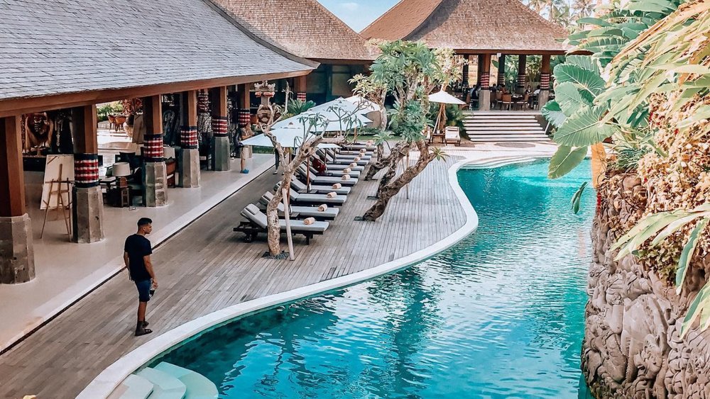 Luxury living at the heart of Ubud’s lush vegetation. Credits: @wanderrtheworld on Instagram