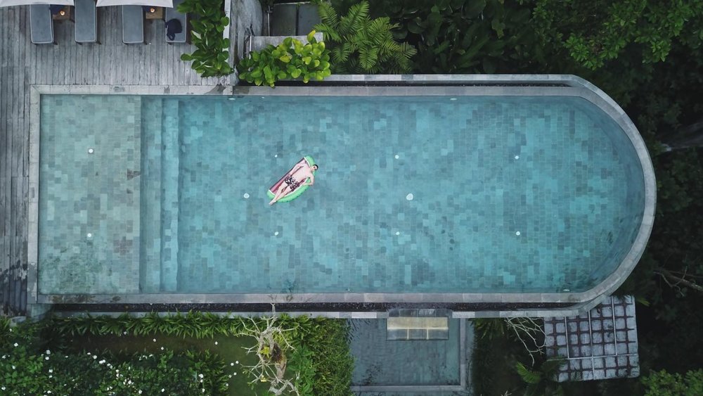 Samsara’s seventeen modern villas are tucked in the middle of Ubud’s lush jungle. Credits: @bleufish on Instagram