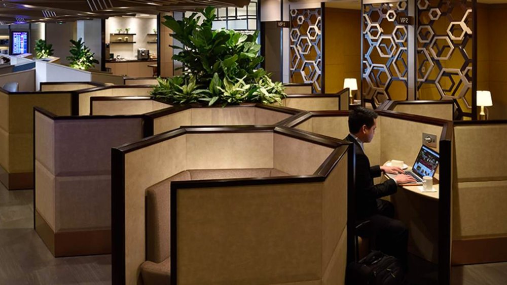 Catch up on work at the lounge’s resting suites.