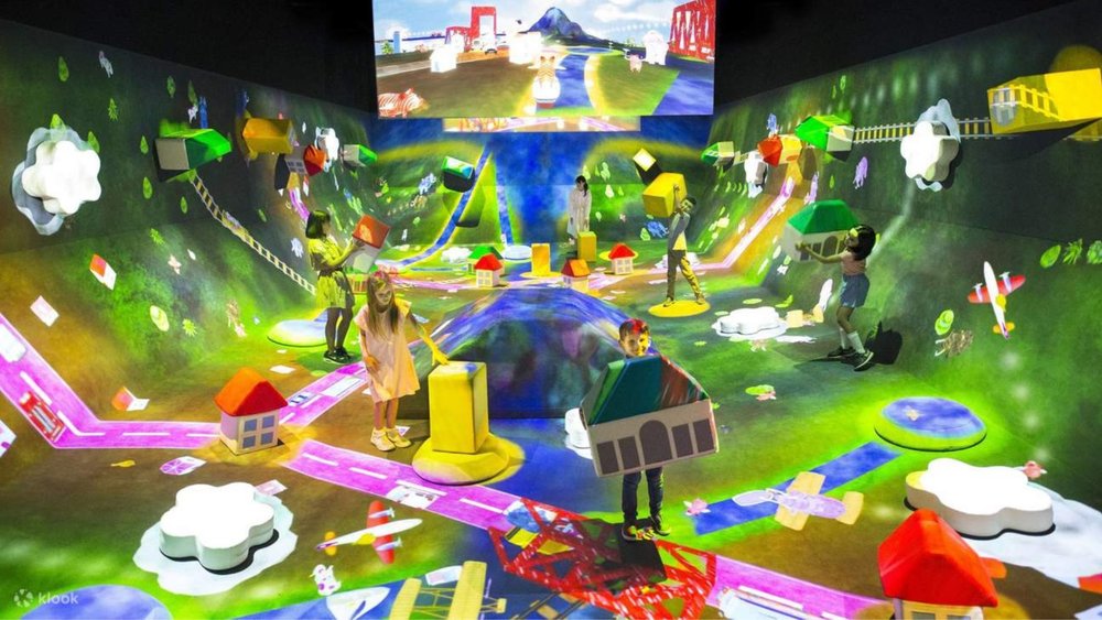 The little ones will enjoy the immersive exhibits at ArtSience Museum. 