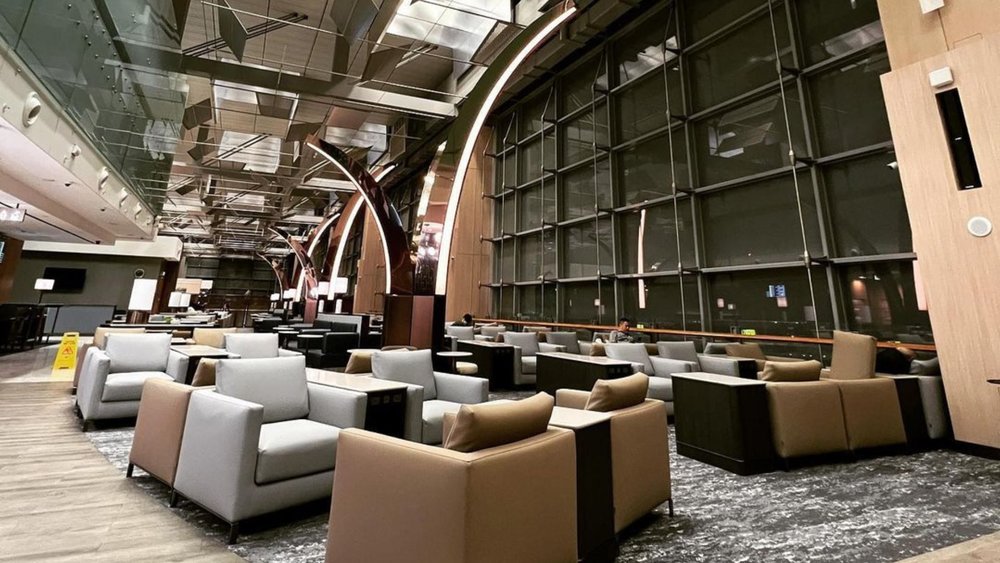 Enjoy the KrisFlyer Gold Lounge’s facilities if you’re a KrisFlyer Elite Gold or a Star Alliance Gold member. Credit: bearykerry