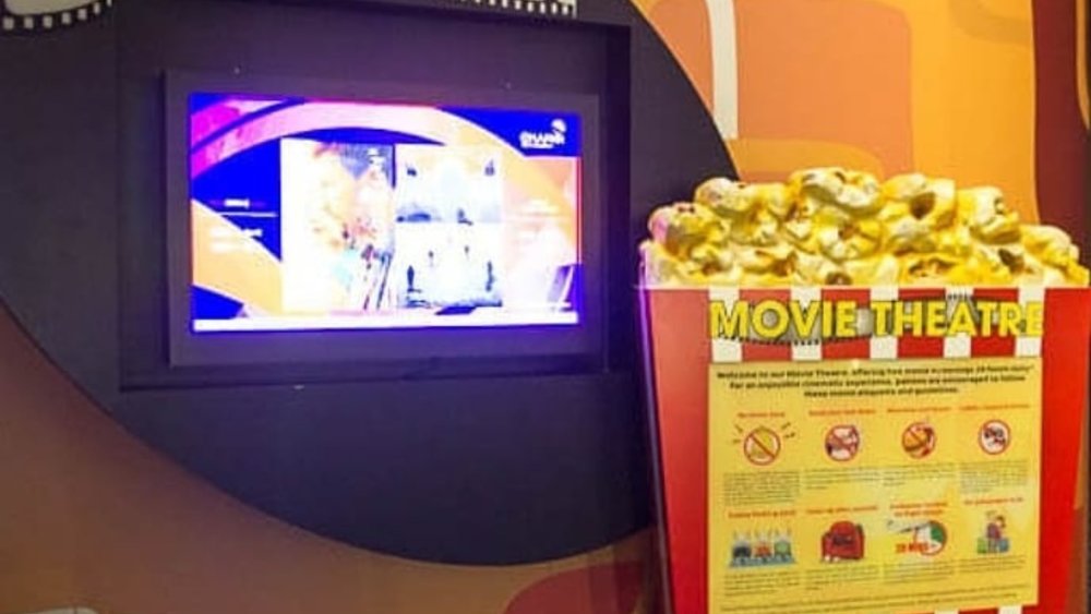 Where else can you enjoy a movie for free? Only at Changi. Credit: beginersluckbyjomom