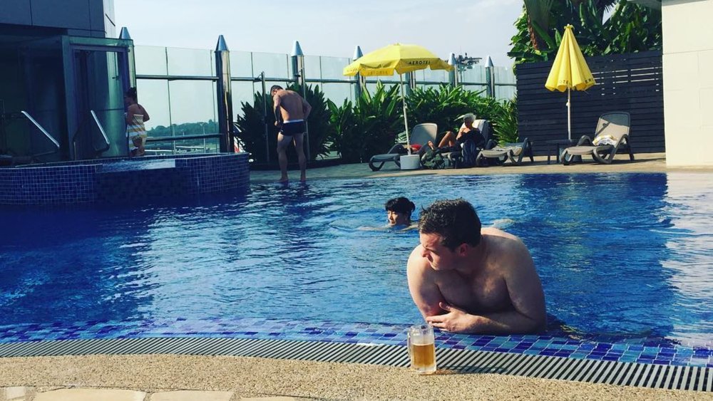 Enjoy SG’s tropical climate with a refreshing dip in the pool. Credit: t.e.s.s.m