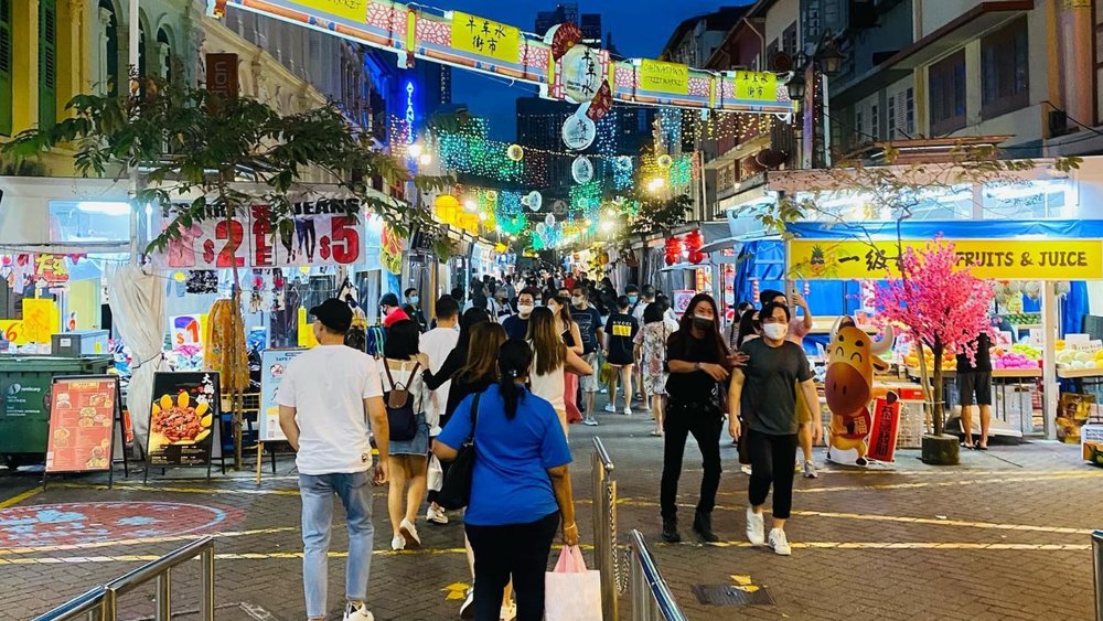  Eat all you want at hawker centres! Credits: @cj_d_wanderer