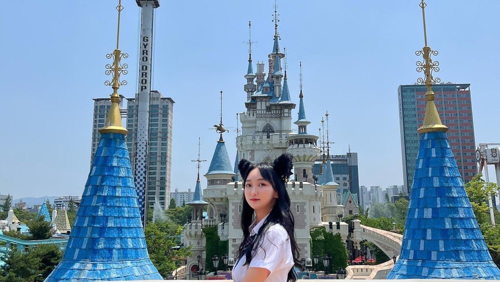 Ever since its opening in 2017, Lotte World has become a must-visit destination in Seoul! Credits: @b_lisssz on Instagram