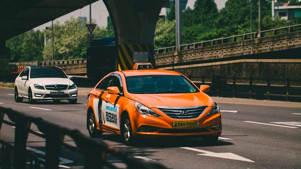 Take a cab! Image credits: @wrk_kr on Instagram