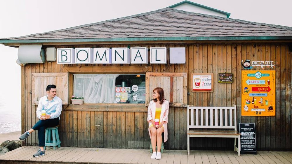 Visit this romantic cafe with your S/O! Credits: @intandaarmanikaa