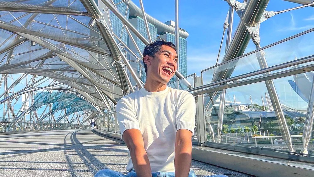 Don't miss Singapore's landmark bridge. Credit: @bombay.bua