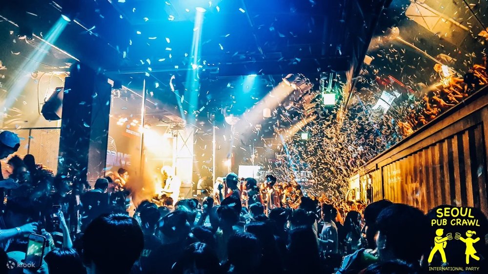 ท่องราตรีที่ผับย่านฮงแด (Hongdae) และอีแทวอน (Itaewon)