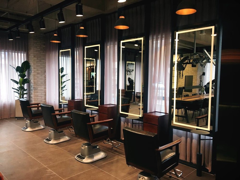 Salon's chair in front of mirror