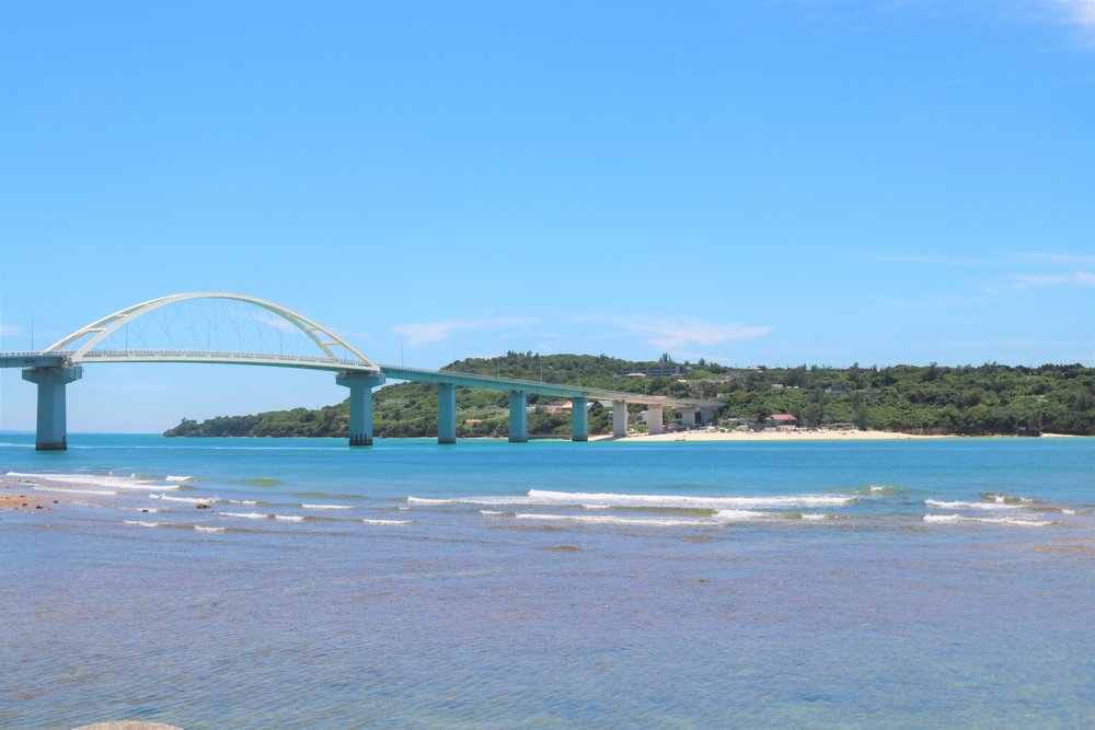 瀬底島と瀬底大橋 Sesoko Island Sesoko Bridge