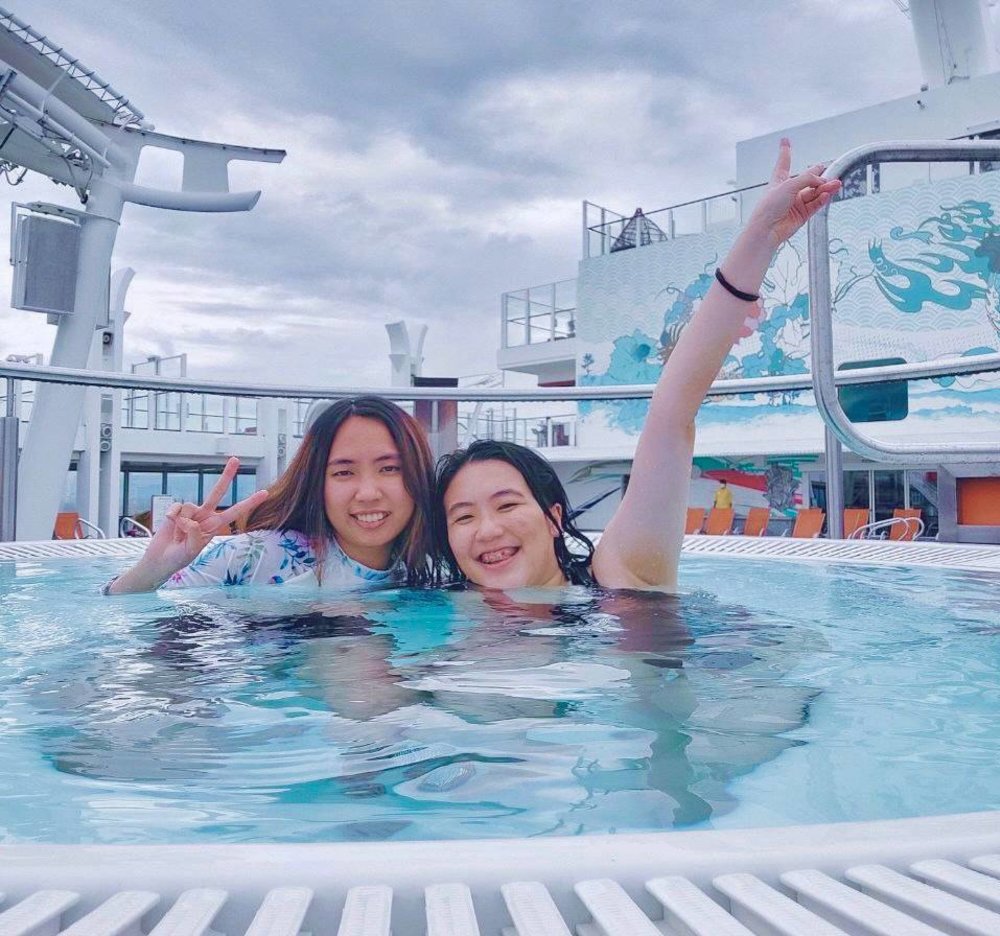 RWC Genting Dream Hot Tub
