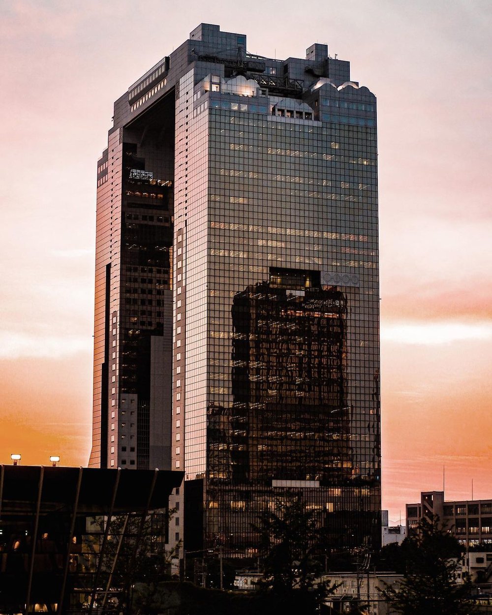 梅田スカイビル 夕焼け Umeda Sky Building Sunset