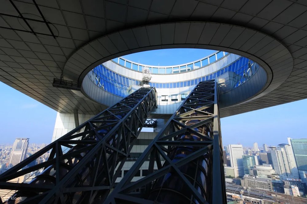 梅田スカイビル エスカレーター Umeda Sky Building escalator