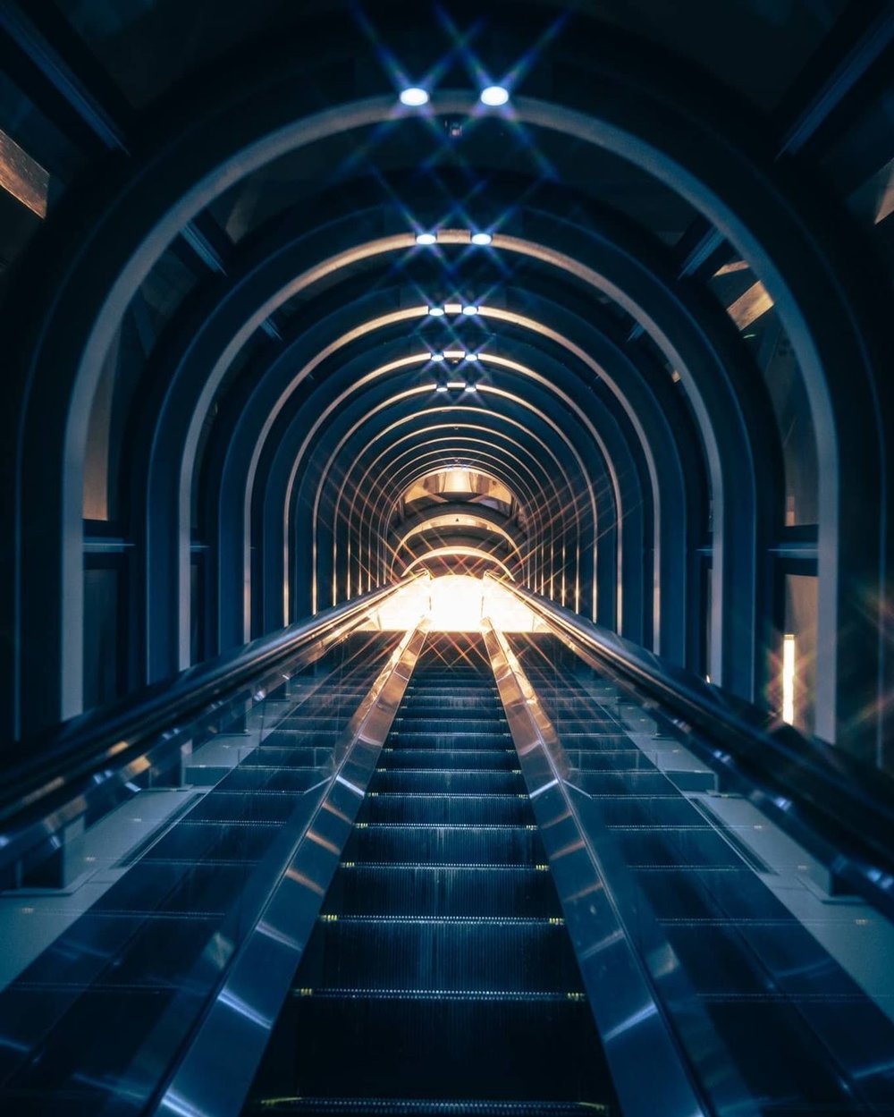 梅田スカイビル 空中庭園望台エスカレーター Umeda Sky Building Kuchu Teien Observatory Escalator