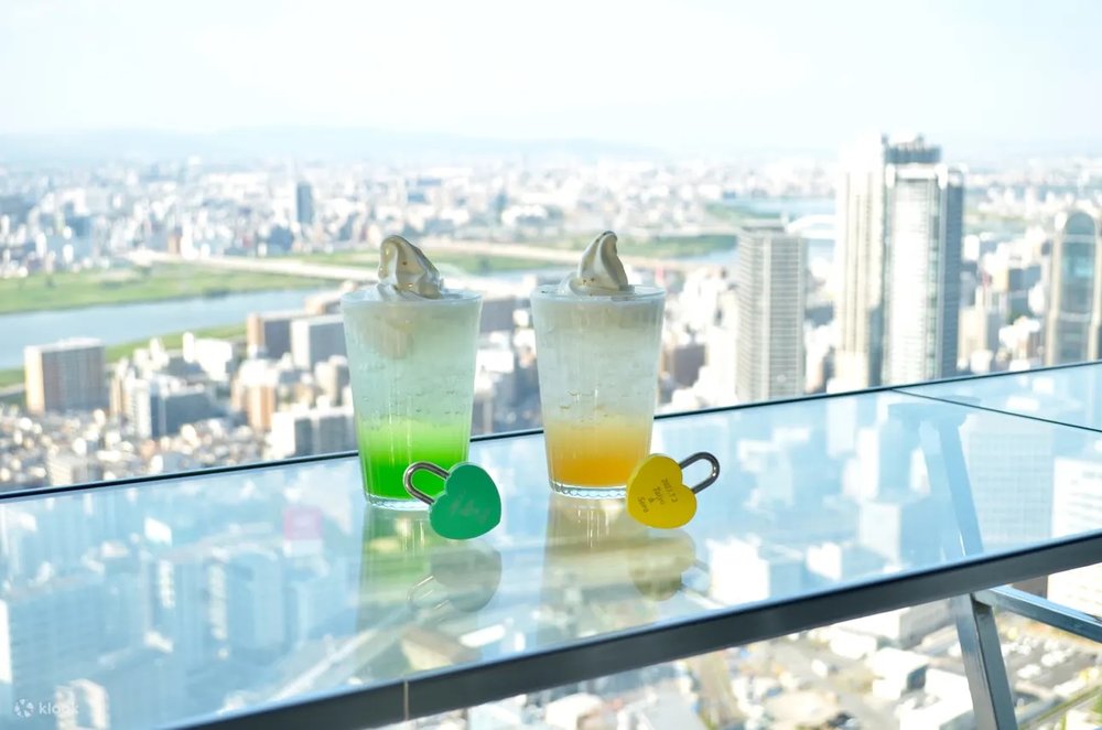 梅田スカイビル カラーポップソーダフロートハートロック Umeda Sky Building Color Pop Soda Float Heart Lock