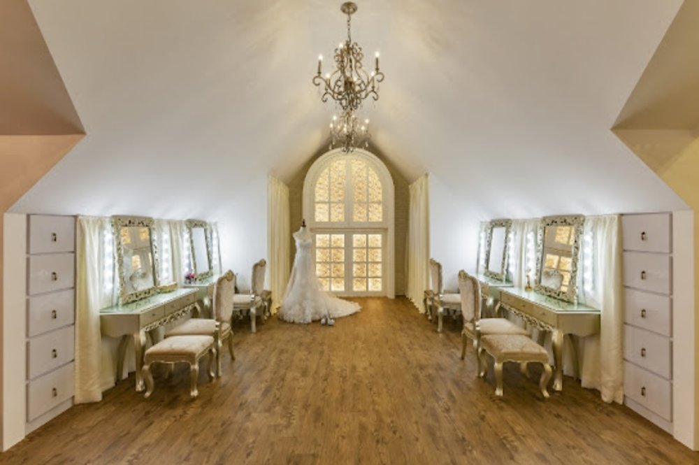 inside Malena Bridal store 