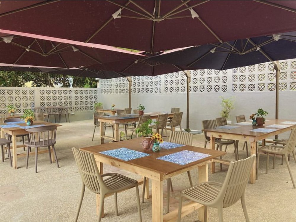 Alfresco Dining in Lime and Basil Thai Restaurant