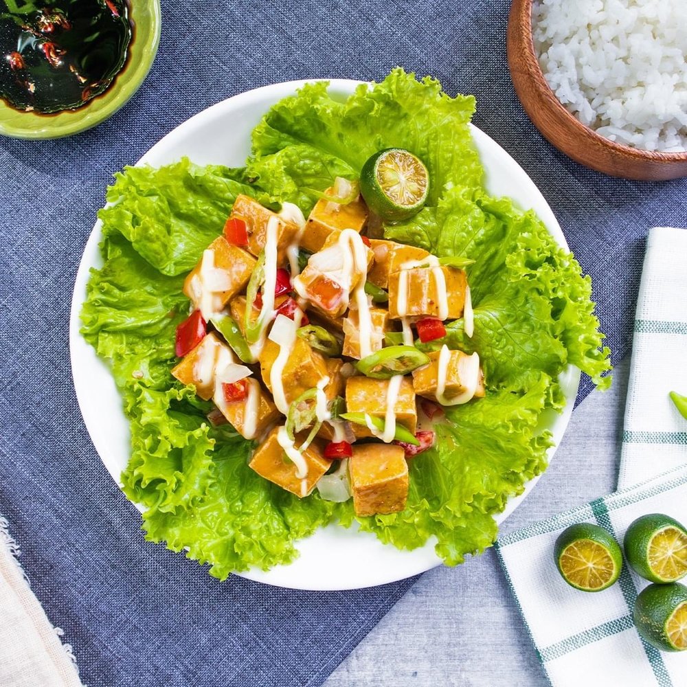 Toffu sisig with lettuce