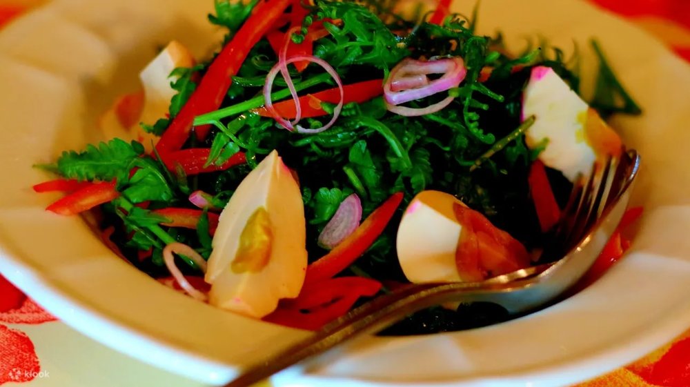 Salted egg and fresh vegatables