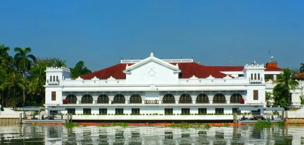 Malacanang Palaca Facade