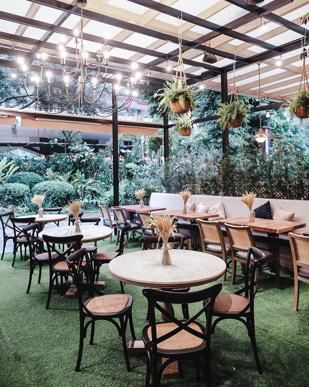 Dine Outdoors At These BGC And Makati Al Fresco Restaurants - Klook ...