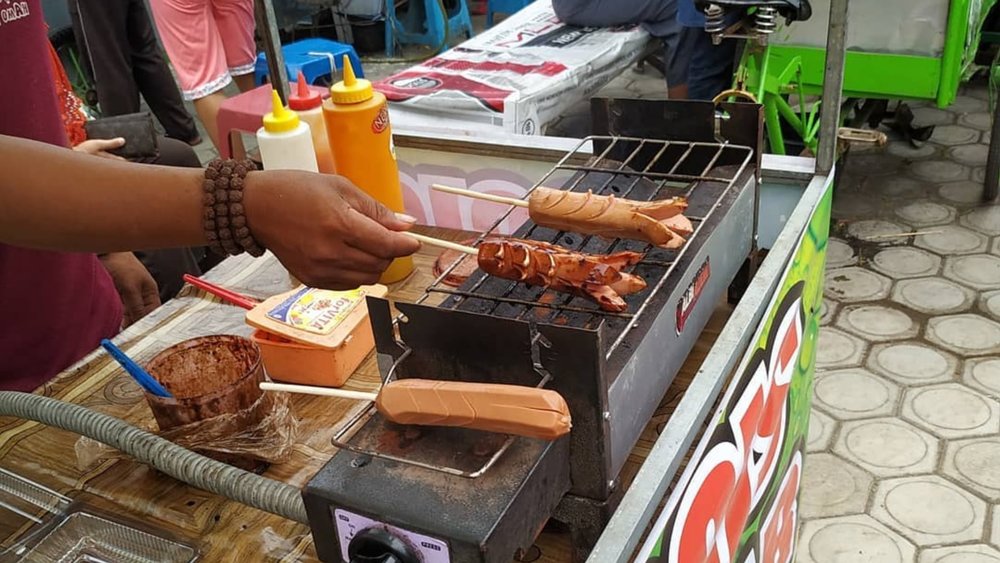 It’s a food trip at Pasar Senggol! Credits: @kulinertulungagung