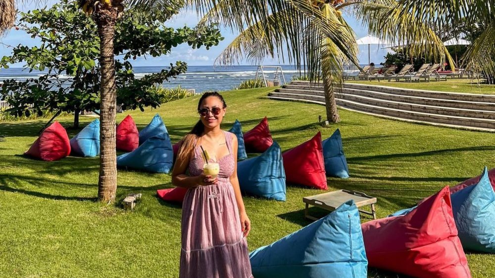 Piña coladas and palm trees? Sign us up! Credits: @ginawmxx