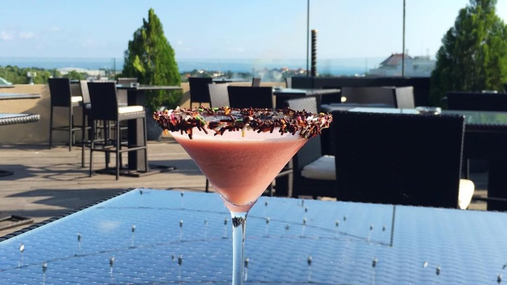 Luna Rooftop Bar’s eclectic mixes are a must-try! Credits: @lunaroofbar