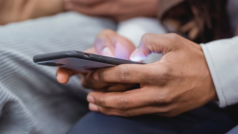 Stay connected even when you’re away from home. Photo by Uriel Mont on Pexels