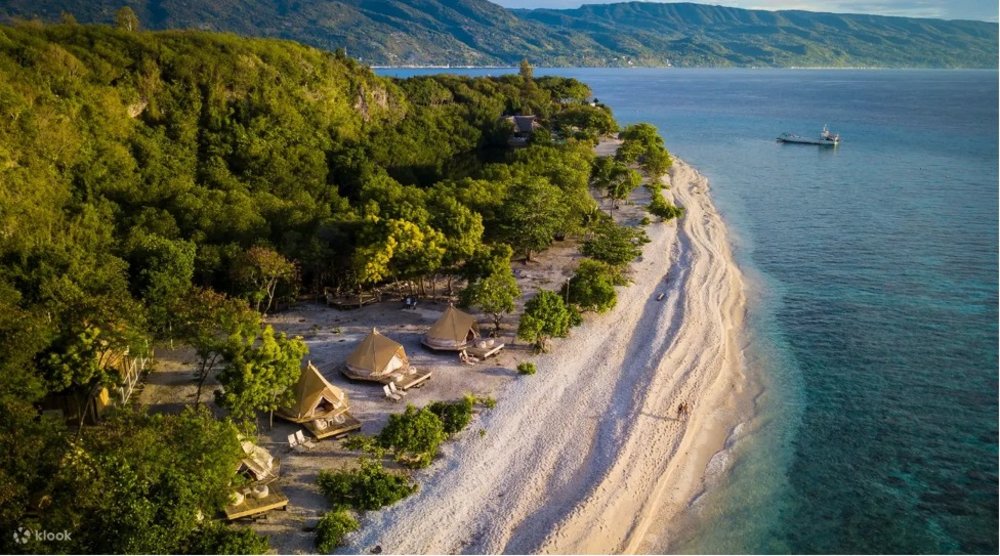 Beach shore with a white sand