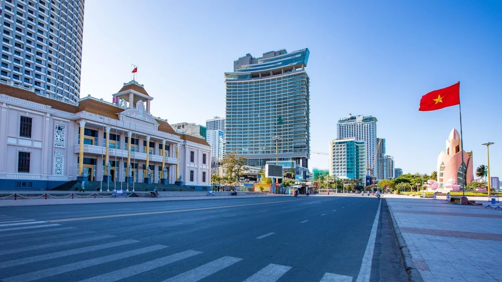 Quảng Trường Nha Trang, Điểm Hẹn Hò Đầy Năng Lượng Biển - Klook Blog