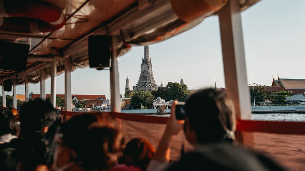 Ready those cams, ‘cos you’re about to see Bangkok’s lively riverside sceneries! Image credits: Maksim Romashkin on Pexels