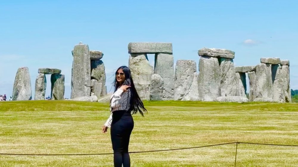Stonehenge is just around 2.5 hours away from London, making it an easy day trip. Credit: lays16__