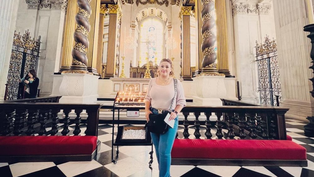 Marvel at St. Paul’s Cathedral’s impressive interior. Credit: jeannie._.junuem