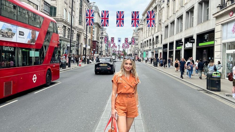 Shops, restaurants, celebrations—Oxford Street has them all. Credit:jeni_davos