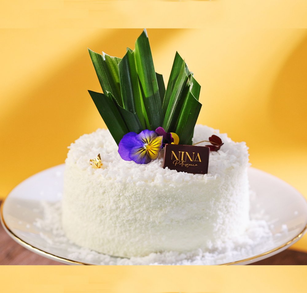 荃灣西如心酒店推出斑蘭咖椰雪芳蛋糕,讓你陶醉於濃郁的南洋風情!