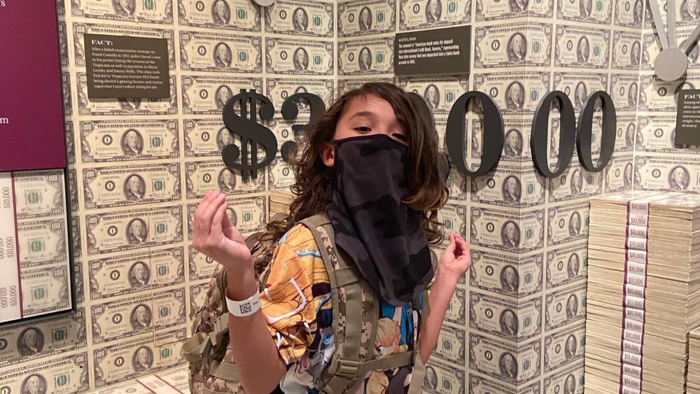 Soak in the moolah and cigars! Credits: @wanderlustandkids