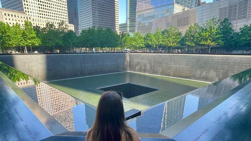 There are nearly 3,000 names inscribed on the Memorial. Image credits: @happyjolucky on Instagram