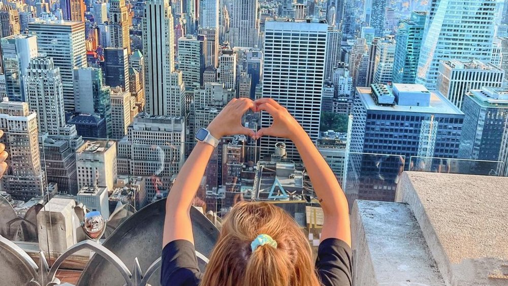 Set your sights high at the Top of the Rock! Image credits: @ayliinx_  on Instagram