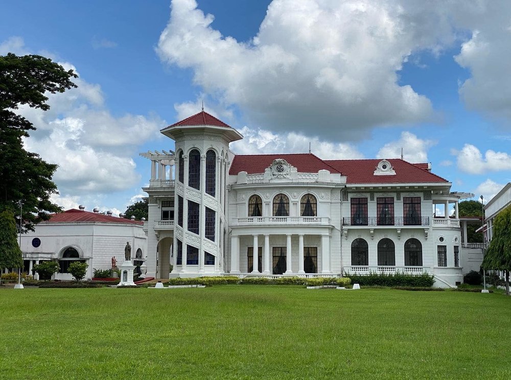Facade of Lizares Mansion in Iloilo