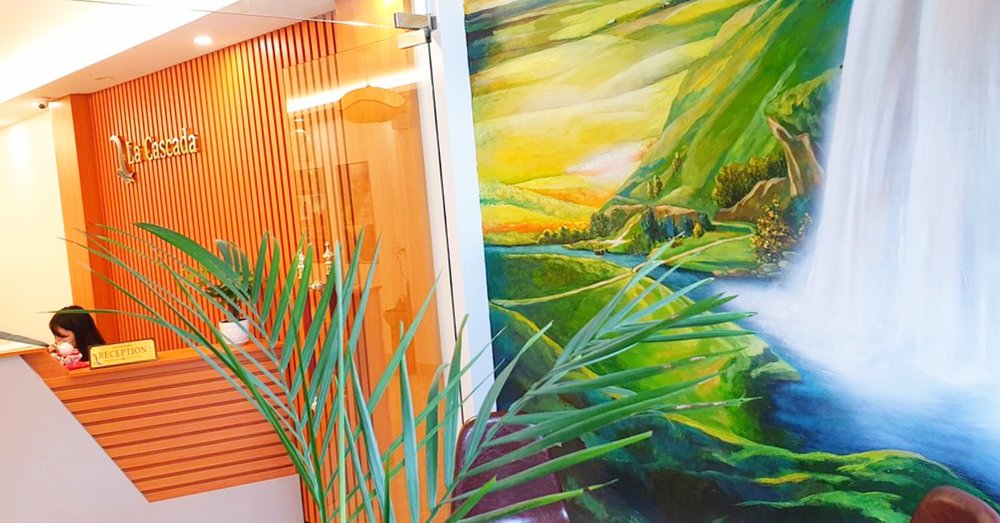 La Cascada House & Travel