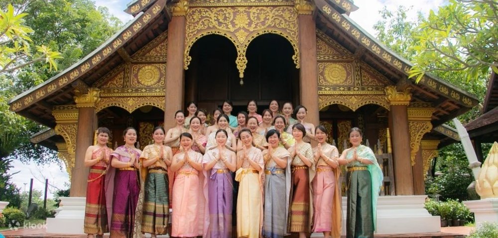 thai costume photo