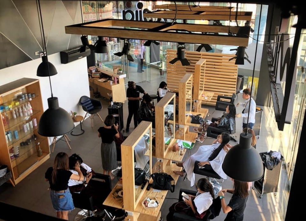 Top view of korean salon flock with customers