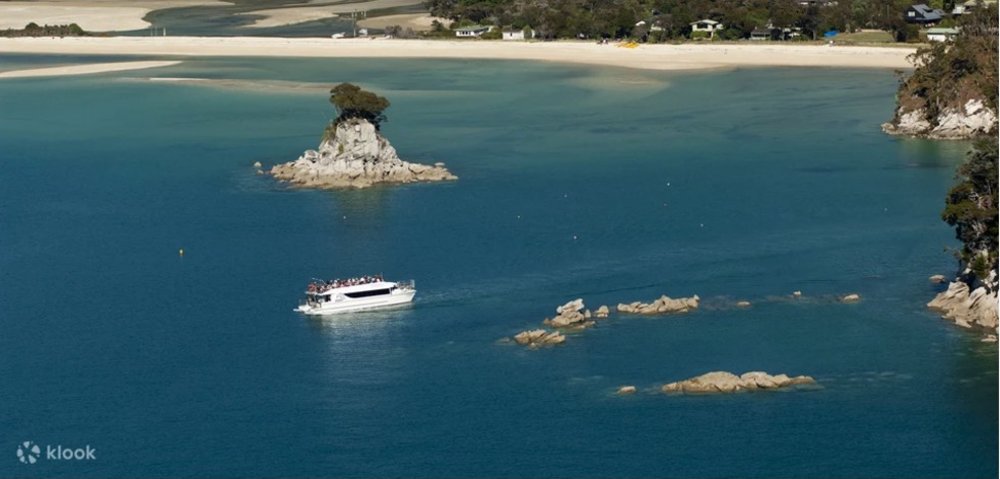 Crystal blue ocean in New Zealand