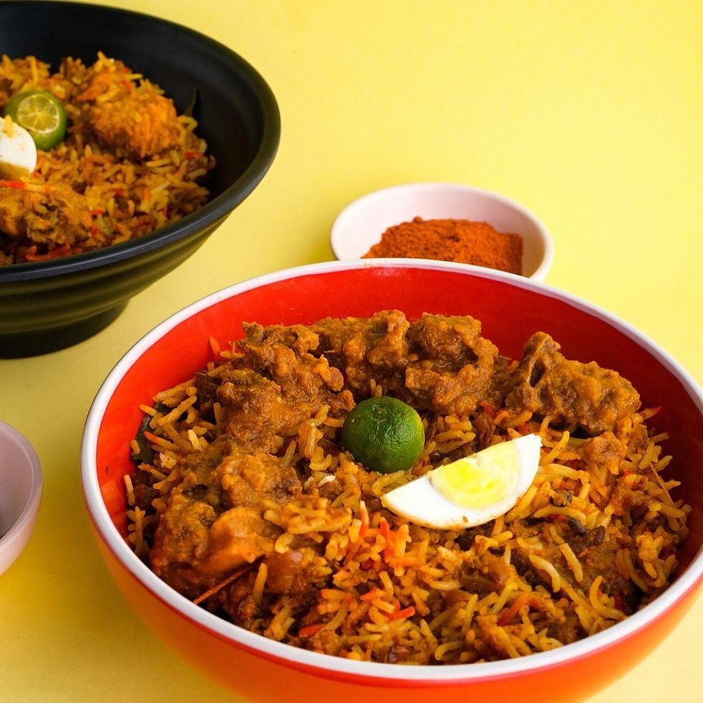 SPicy Rice with chicken in a bowl