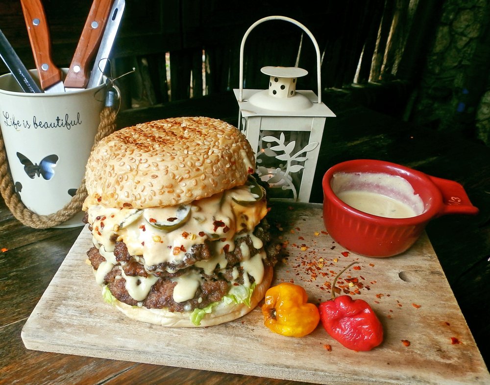 Spicy burger with cheese